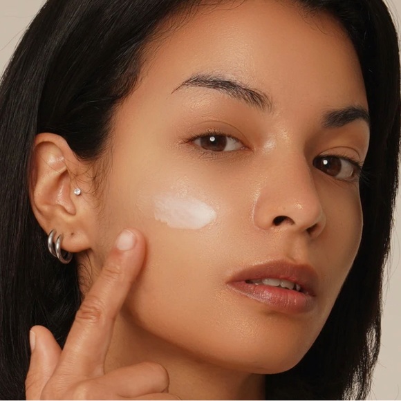 touch in SOL No POREblem Smooth & Pore Covering PRIMER - Picture 4 of 15